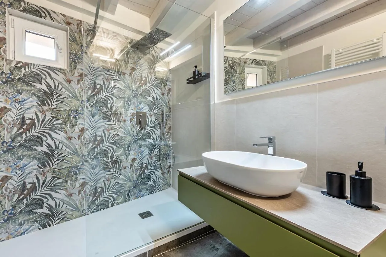 Apartment La Casa Incartata - Suite Incartata Toscolano Maderno Italy